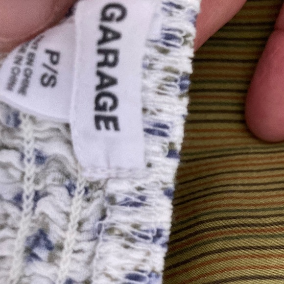 Garage floral crop top size small - Picture 3 of 4